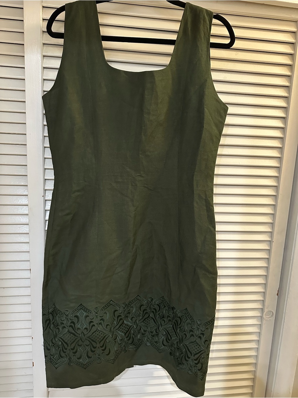 Olive Green Scoop Neck Sleeveless Dress